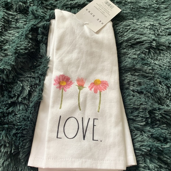 ❤️Rae Dunn kitchen towels❤️ - Picture 4 of 6